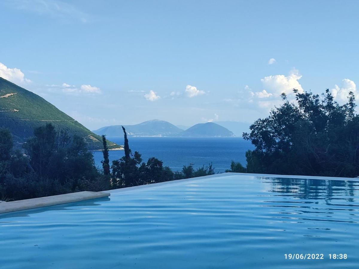 Calionas Suites ヴァシリキ エクステリア 写真